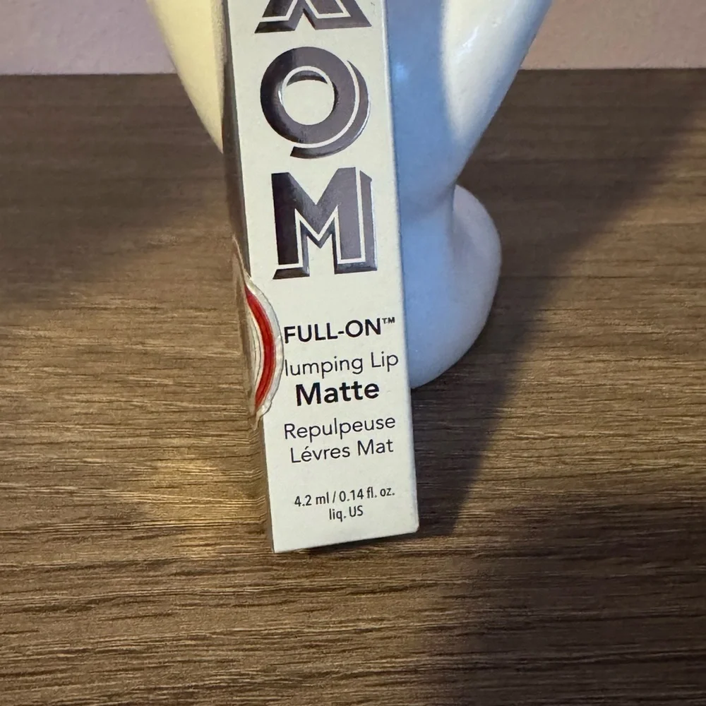 Buxom Full-On Lip plumping Matte GNO